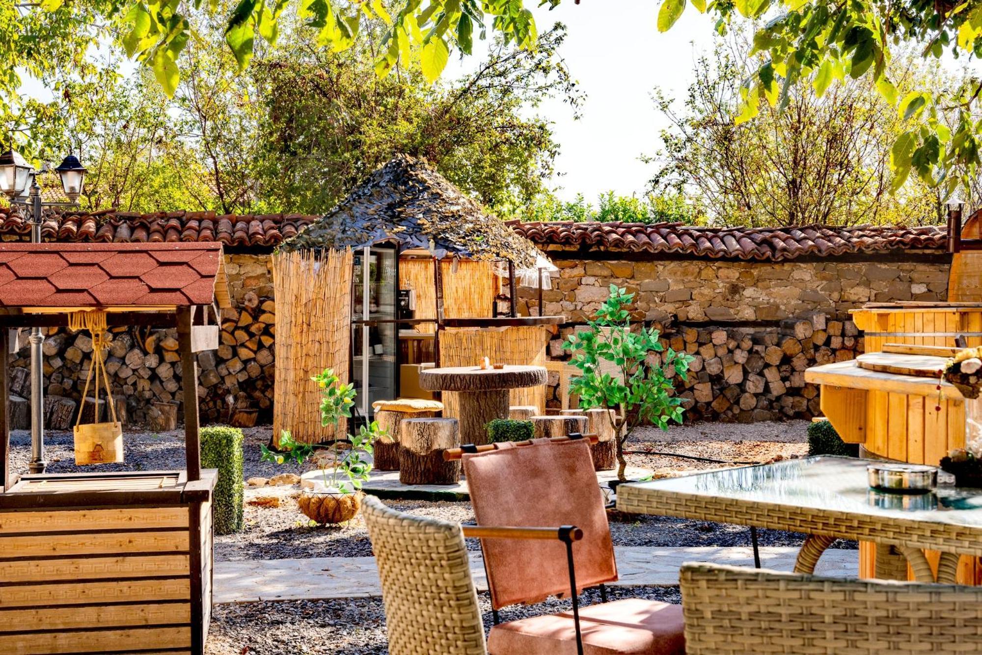 Complex Arbanashki Style-Panoramic View With Summer And Winter Terrace, Jacuzzi, Sauna, Children'S And Adult Area With Cinema Summer Arbanasi Exterior foto
